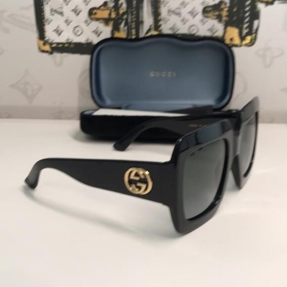 New Authentic Gucci GG0053SN 001 Black Oversize Square Sunglasses - Picture 4 of 14